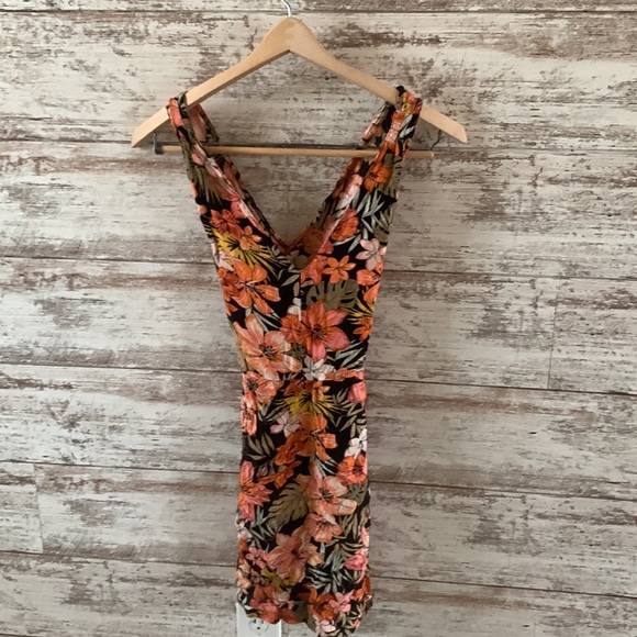 Billabong Knotted Heart Mini Dress Size Small - Picture 3 of 9